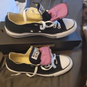 Double tongue Chuck's